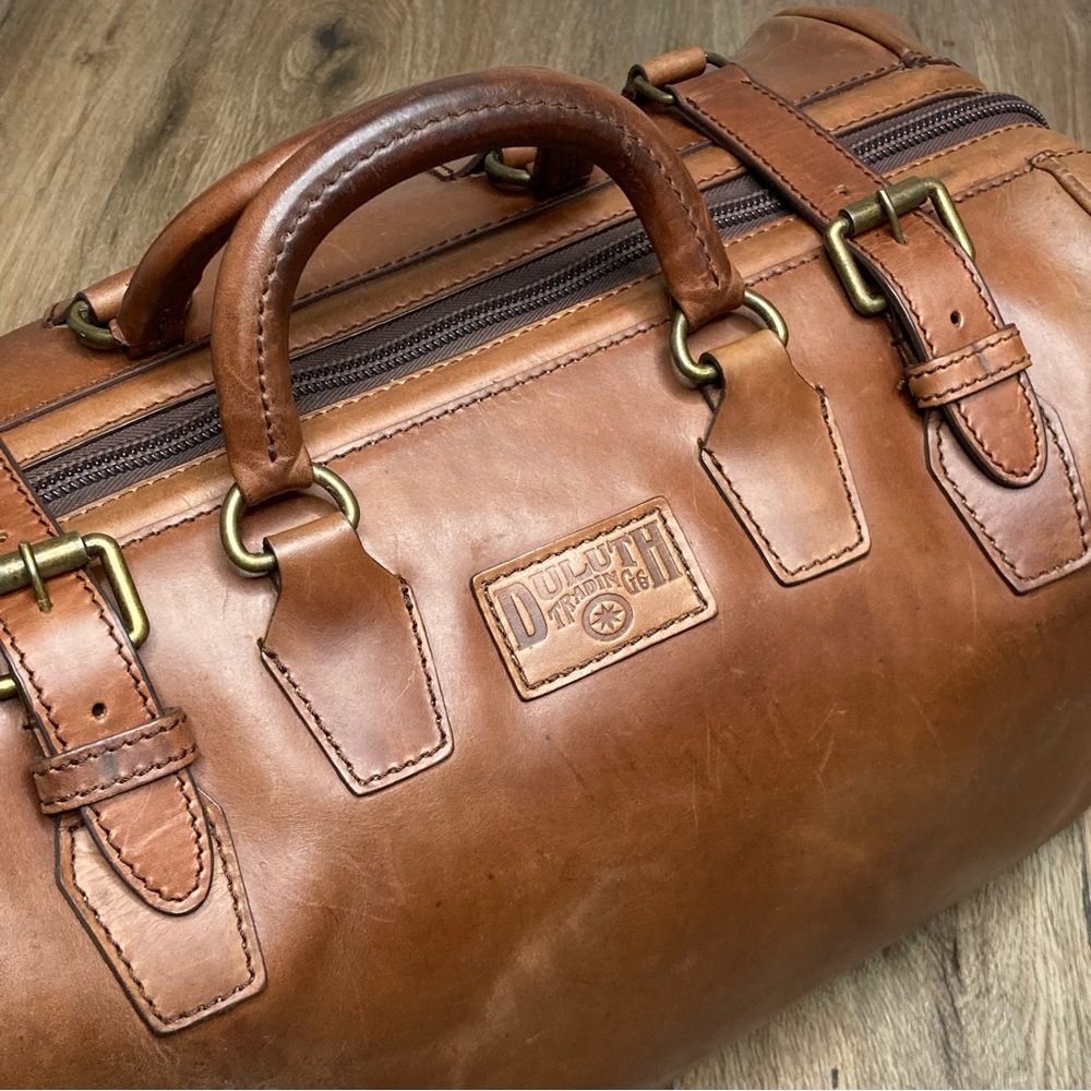 Duluth Trading Leather AWOL Weekender Duffel Bag-Brown-Buckle/Zip-Quiet Luxury - Picture 10 of 16